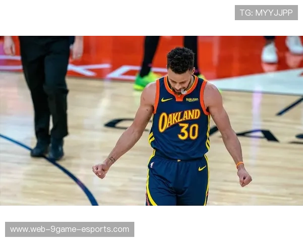 NBA猛龙西亚卡姆突破分球找到底角射手，助力球队再创辉煌